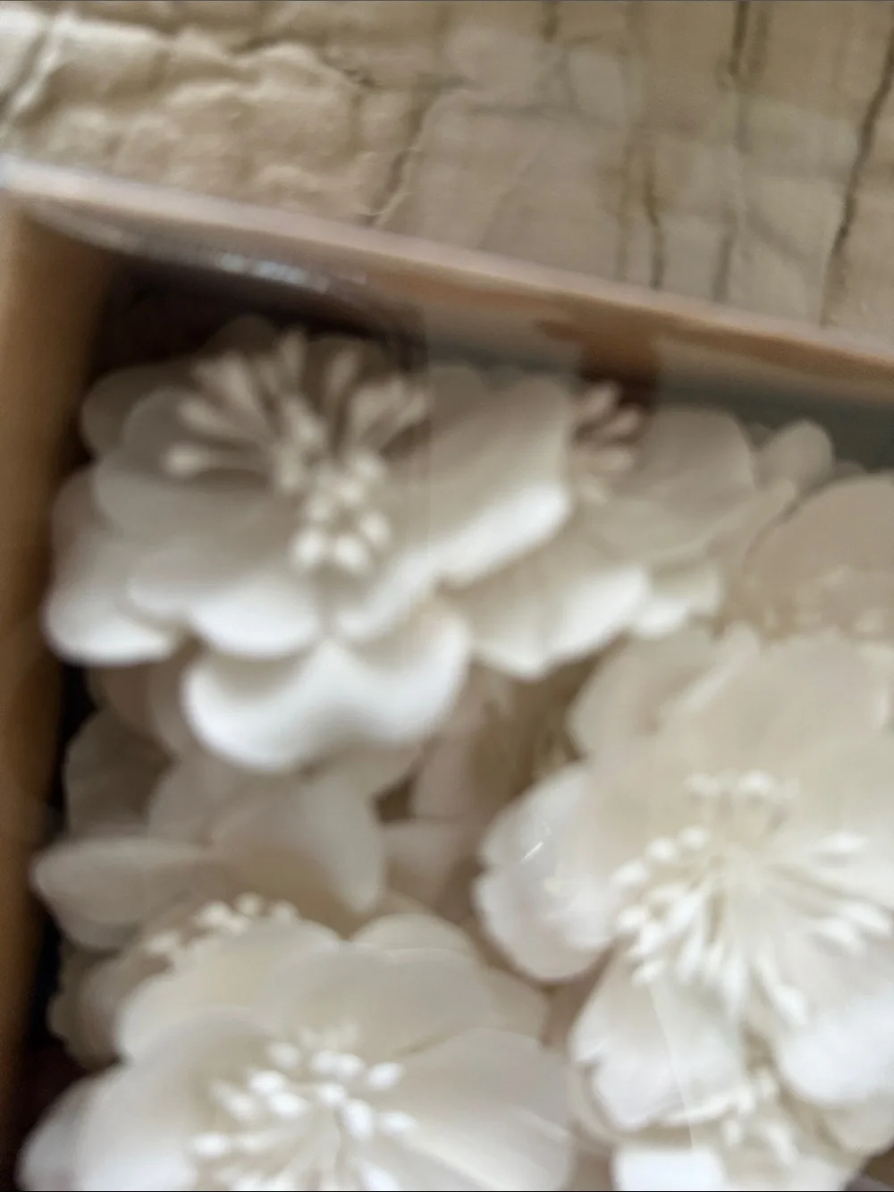 Recollections White Paper Flower Embellishments - Pack of 24
